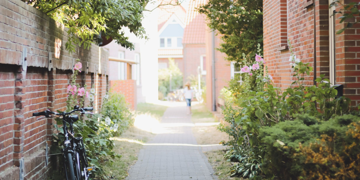 living in the in between therapy houston tx